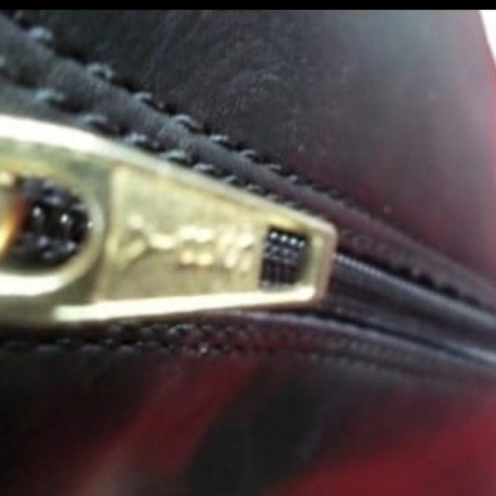 Women's Knee-High Riding Boots - Picture 9 of 11